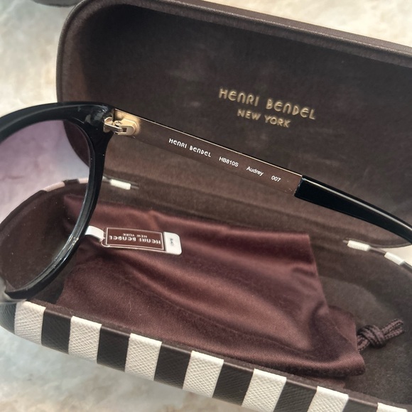 Henri Bendel Black Sunglasses with Striped Case - Picture 5 of 5